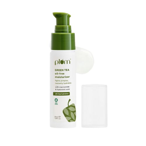 Plum’s Oil Free Moisturizer combines Niacinamide, Hyaluronic Acid, and Green Tea Extract in a non-sticky Oil Free Moisturizer formula. This Oil Free Moisturizer helps control shine, prevent acne, and keep skin balanced, healthy, and glowing.